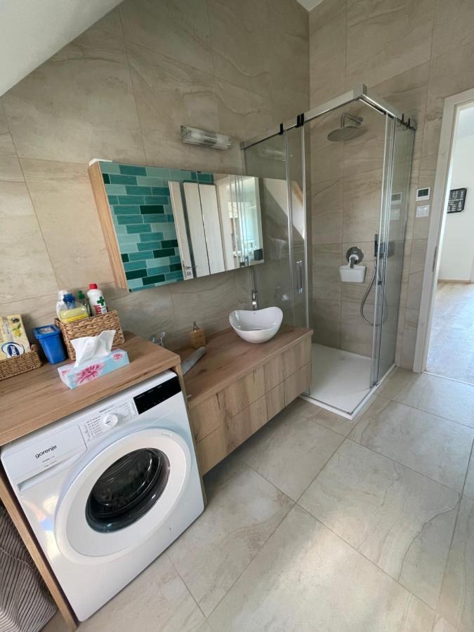 Fenyves Beach Apartman Delux バラトンフェニヴェシュ エクステリア 写真