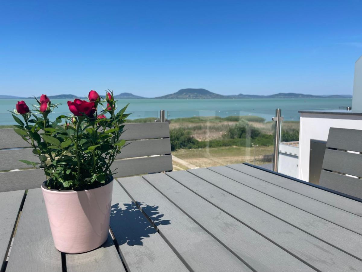 Fenyves Beach Apartman Delux バラトンフェニヴェシュ エクステリア 写真