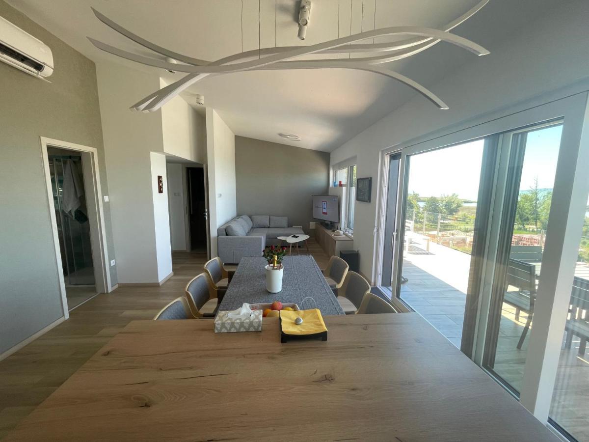 Fenyves Beach Apartman Delux バラトンフェニヴェシュ エクステリア 写真