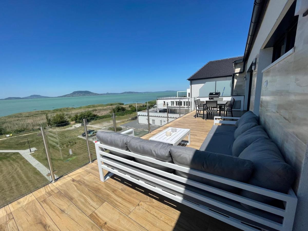 Fenyves Beach Apartman Delux バラトンフェニヴェシュ エクステリア 写真